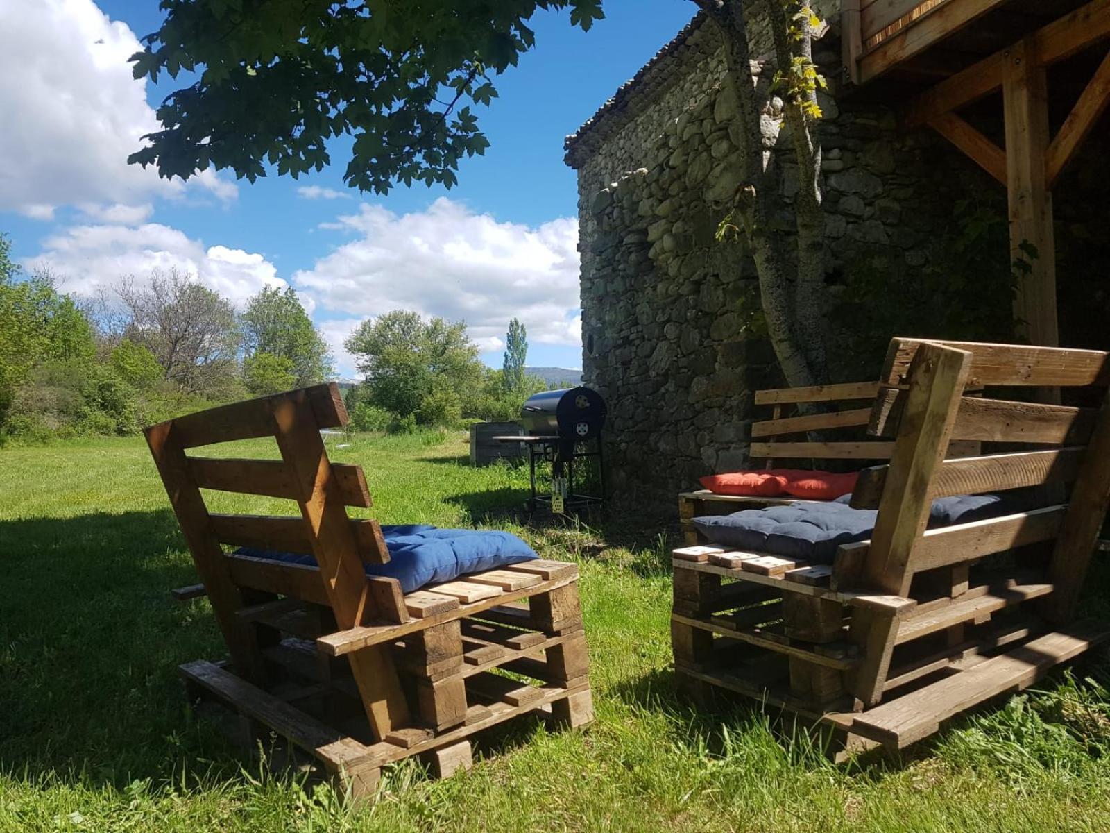 Les Gites Du Saro Chabestan Exterior photo
