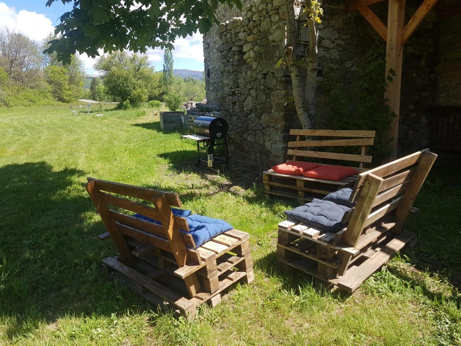 Les Gites Du Saro Chabestan Exterior photo