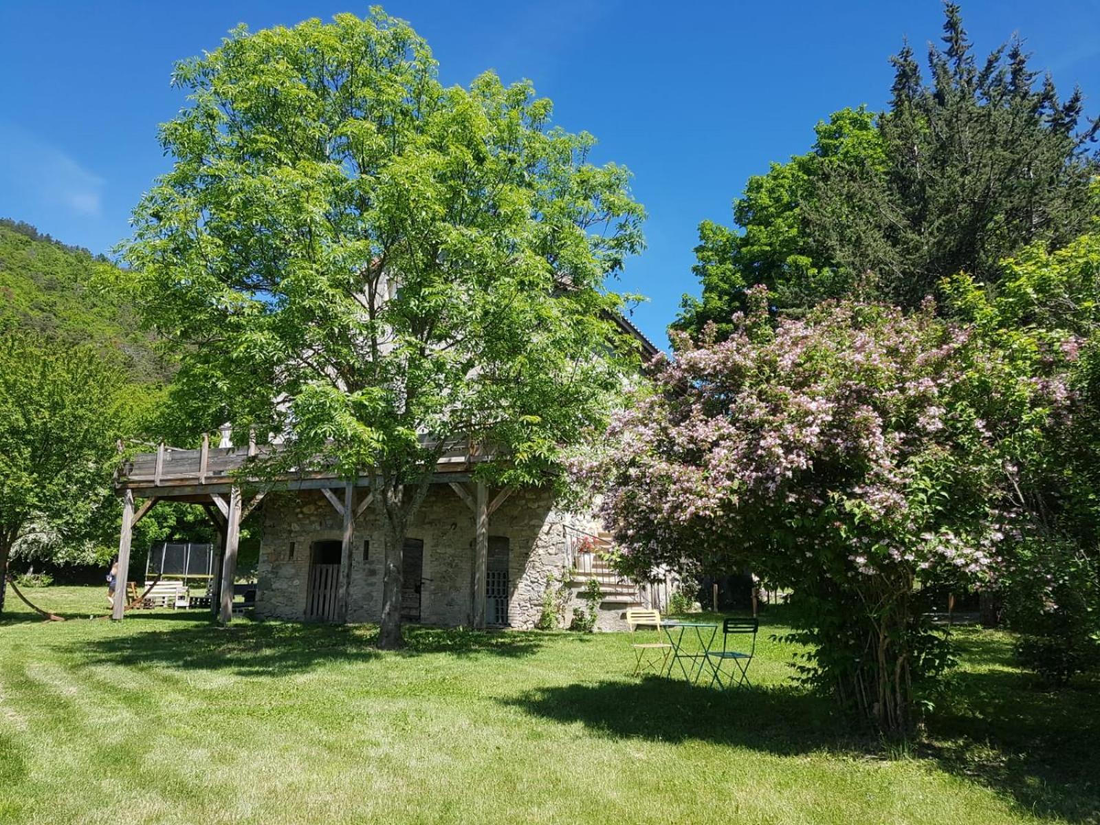 Les Gites Du Saro Chabestan Exterior photo
